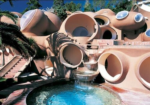 10 Desain Rumah Paling Aneh di Dunia