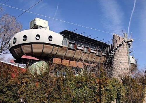 10 Desain Rumah Paling Aneh di Dunia
