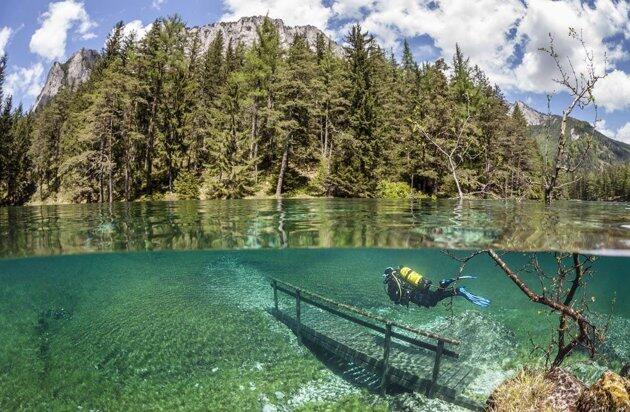 (WOW) Taman Bawah Air yang Unik di Austria