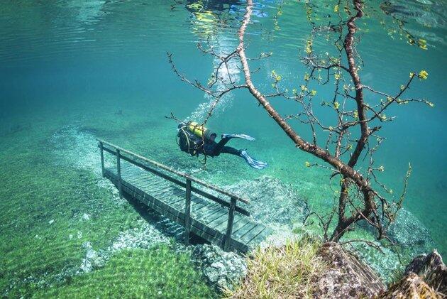 (WOW) Taman Bawah Air yang Unik di Austria