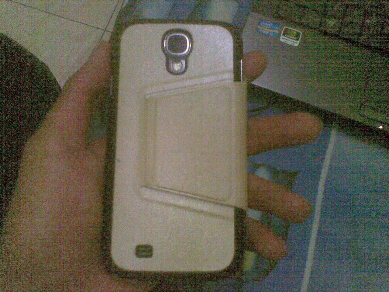Di jual samsung Galaxy s4 full set mulus dan di jamin Ori Wilayah Malang
