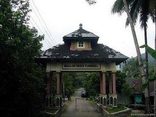 10 Masjid tertua di Indonesia