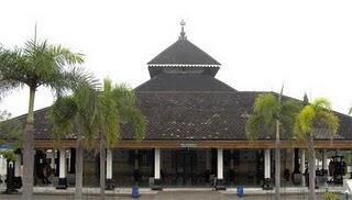 10 Masjid tertua di Indonesia