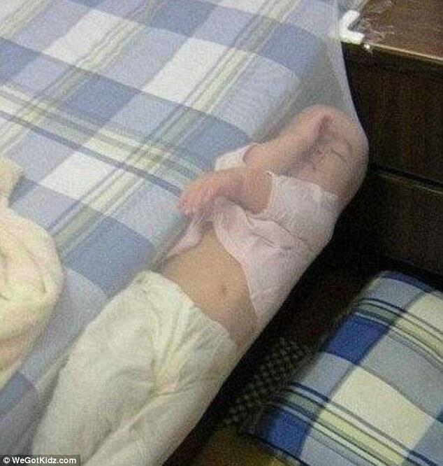&#91;NGAKAK&#93; Anak-anak Bisa Tertidur Dimana saja