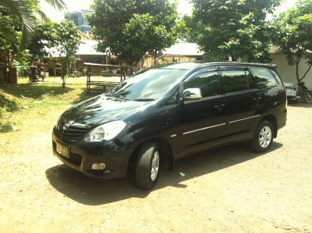 Innova G A/T Luxury Hitam Metalik