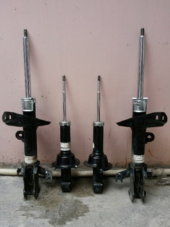 terjual shockbreaker depan belakang asli copotan crv terjual shockbreaker depan belakang asli copotan crv