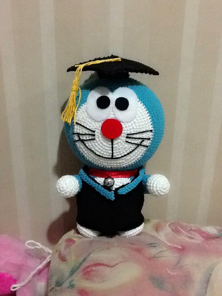 Terjual WTS Boneka  Rajut  MINION WISUDA Cocok dibuat 