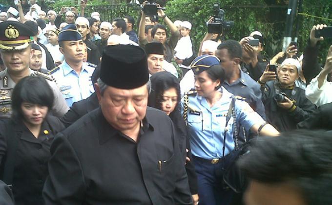 &#91;Bukan Negarawan?&#93; SBY Melayat ke Rumah Habib Munzir