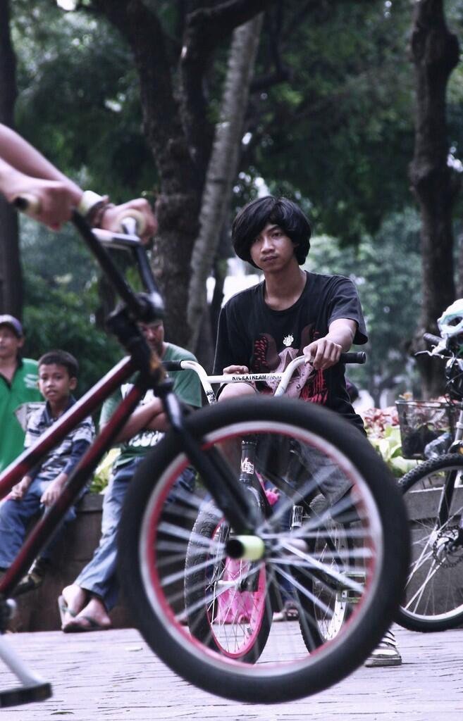temen2 ane di Taman Suropati main sepeda MANTAPPP