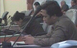 APA YANG DIPIKIRKAN ANGGOTA DPRD SAAT MENGIKUTI SIDANG