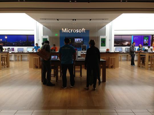 yuk,Jalan-jalan melihat Microsoft Store ...