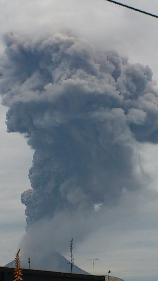 Gunung SInabung Meletus 