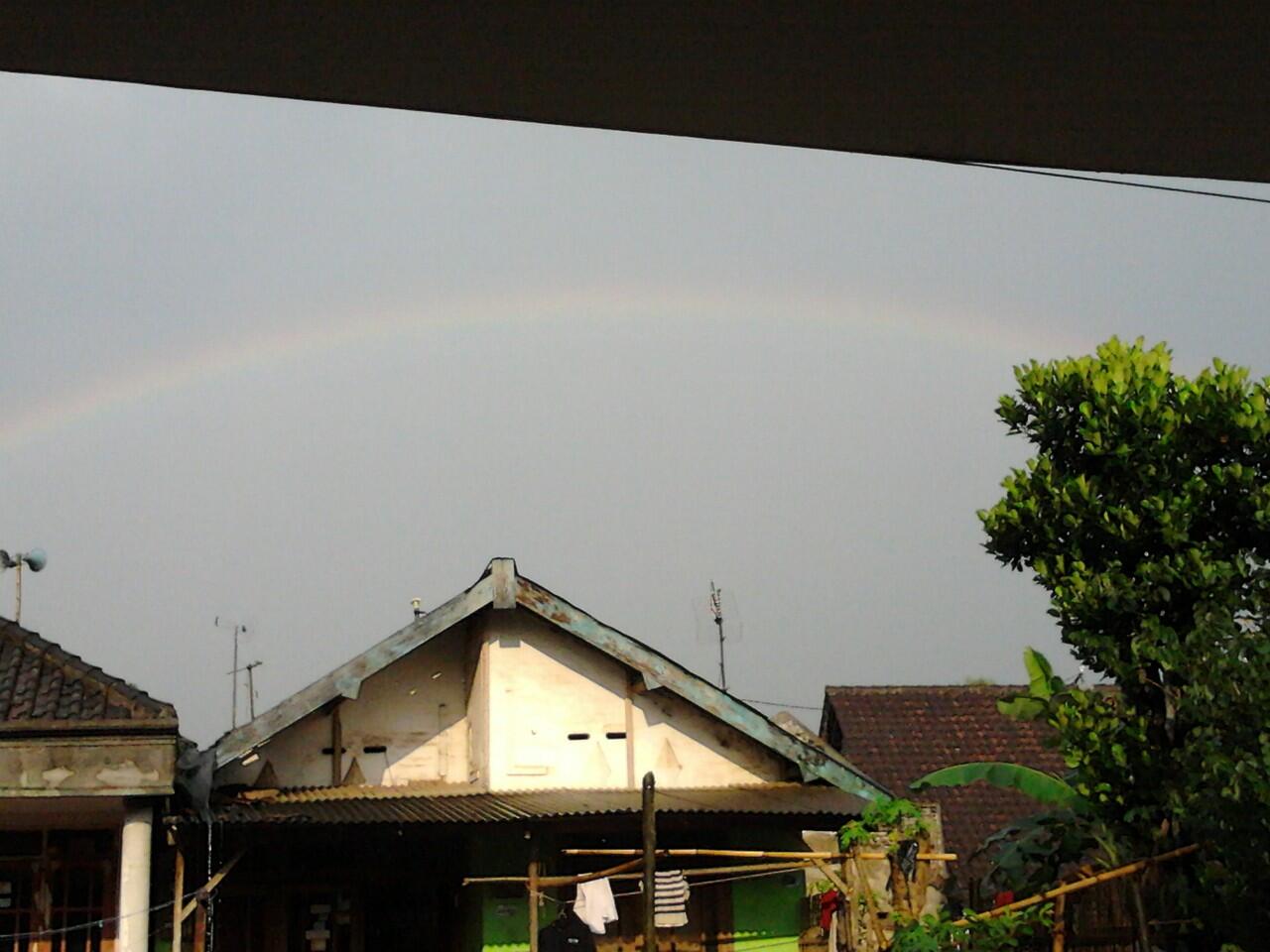 Share photo handphonemu disini