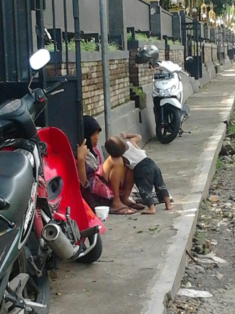 Share photo handphonemu disini
