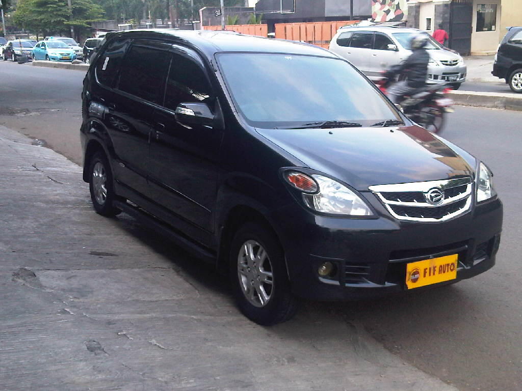 DAIHATSU XENIA 1.3 XI VVTI AT 2010 HITAM METALIK