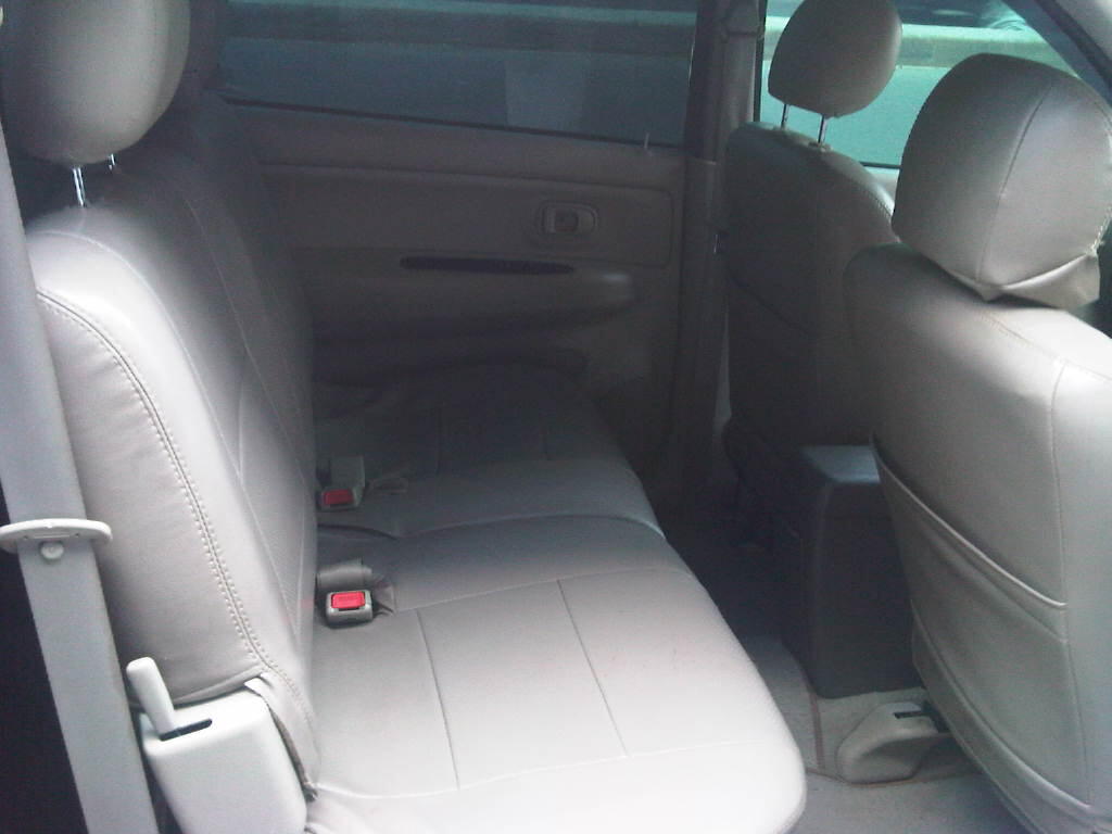 DAIHATSU XENIA 1.3 XI VVTI AT 2010 HITAM METALIK