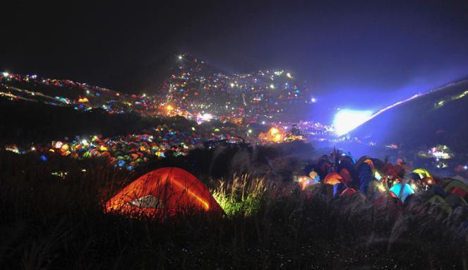 &#91;FOTO&#93; Lautan Tenda Warna-warni di Wugongshan