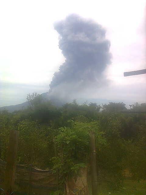 Gunung sinabung Meletus