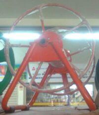 Hose reel (gulungan selang),Nozzle (semprotan), dan perlengkapan untuk taman