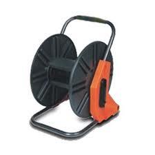 Hose reel (gulungan selang),Nozzle (semprotan), dan perlengkapan untuk taman