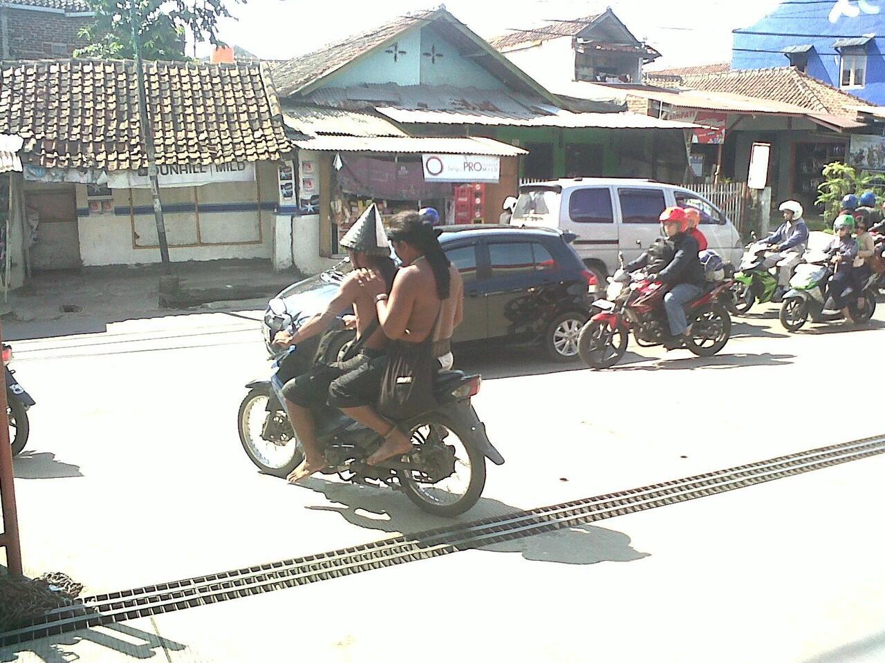 helm canggih 2013 cuma di bandung
