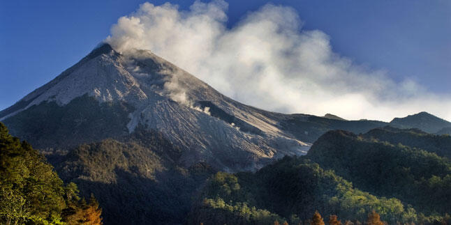 5 Gunung Terangker di Indonesia