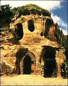 Rumah Terkeren di Seluruh Dunia, Yang Terbuat Dari Alam