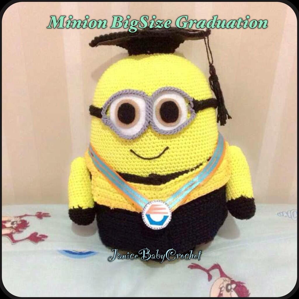 Terjual WTS Boneka  Rajut MINION  WISUDA Cocok dibuat 