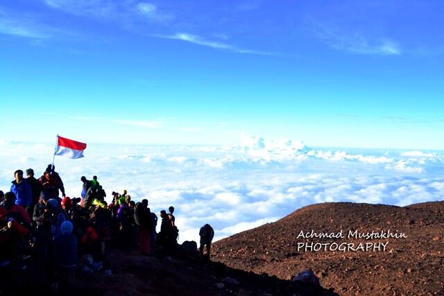 &#91;Catper&#93; Menghargai Merah Putih di Puncak Slamet 3482