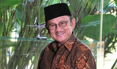 Miliki IQ 200, BJ Habibie Jadi Muslim Tercerdas di Dunia