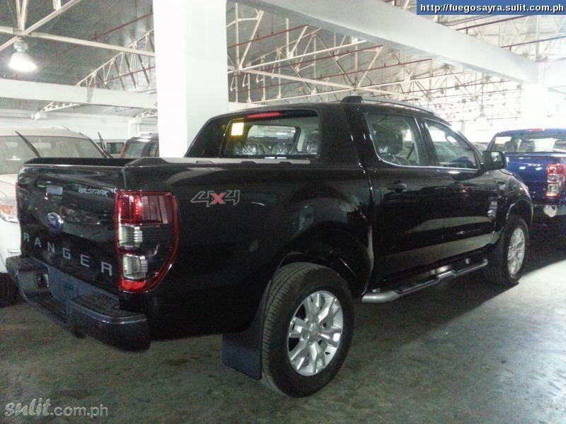 Cari Ford Ranger Double Cabin 4x4 XLT A/T hitam (Wildtrak ...