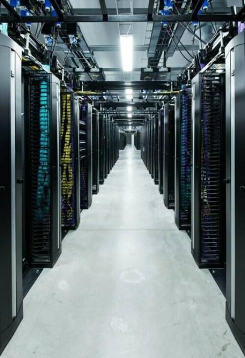 Yuk Intip Pusat Penyimpanan Data Facebook