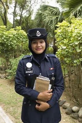 Koleksi Foto Foto Polwan Cantik Dari Berbagai Negara