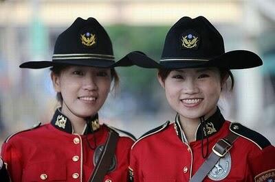Koleksi Foto Foto Polwan Cantik Dari Berbagai Negara