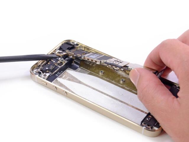 Yuk, Intip Jeroan iPhone 5S