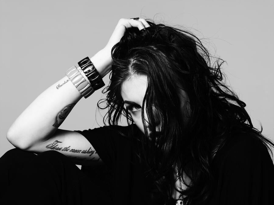 Share Foto CAKEP anak Kurt Cobain "Frances Bean Cobain"
