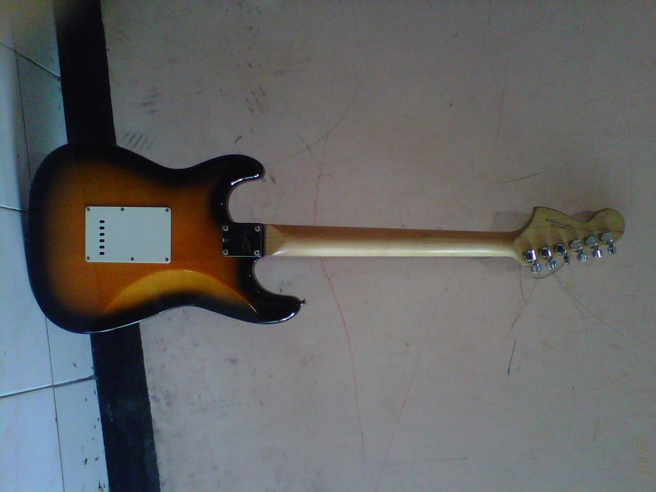 gitar squier affinity stratocaster