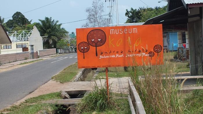 Udah pada tau belum Museum SASTRA pertama di Indonesia ?? || YUK MASUK GAN/SIST !!