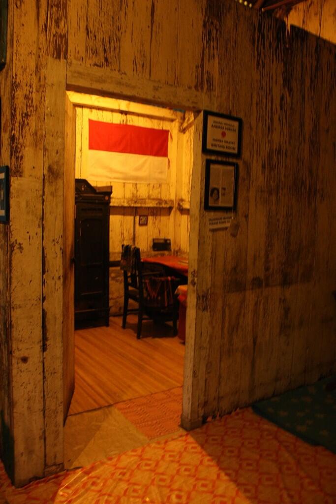 Udah pada tau belum Museum SASTRA pertama di Indonesia ?? || YUK MASUK GAN/SIST !!