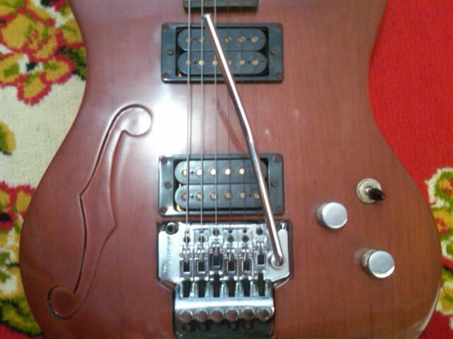 SEPAKET..GITAR ROCKSON UPDOWN,FX ZOOM G7.1uT,BOSS SD-1,AMPLY BEHRINGER 8inc