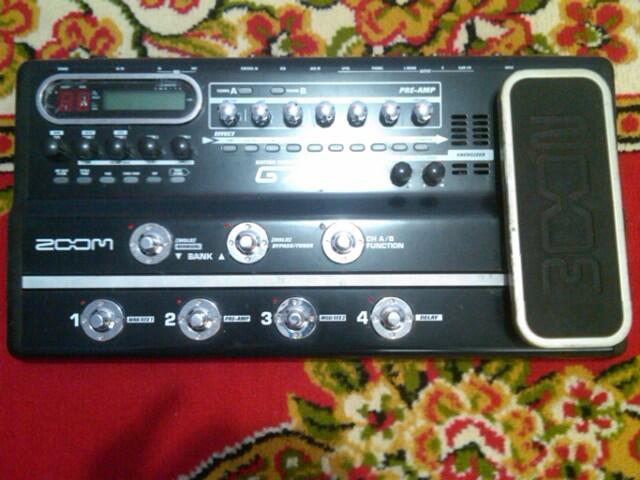 SEPAKET..GITAR ROCKSON UPDOWN,FX ZOOM G7.1uT,BOSS SD-1,AMPLY BEHRINGER 8inc