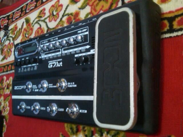 SEPAKET..GITAR ROCKSON UPDOWN,FX ZOOM G7.1uT,BOSS SD-1,AMPLY BEHRINGER 8inc