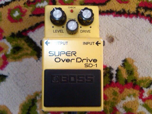 SEPAKET..GITAR ROCKSON UPDOWN,FX ZOOM G7.1uT,BOSS SD-1,AMPLY BEHRINGER 8inc