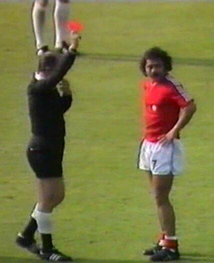 Pemain Yang Serba "Pertama" Dalam Sepak Bola