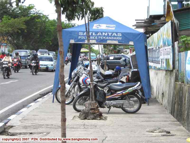Trotoar di Ibukota Indonesia