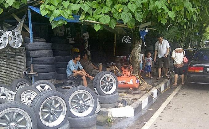 Trotoar di Ibukota Indonesia