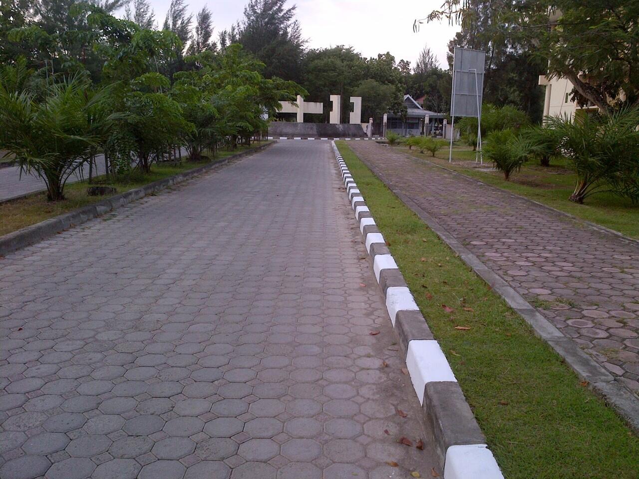Trotoar di Ibukota Indonesia