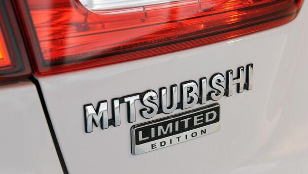 MITSUBISHI OUTLANDER SPORT LIMITED DISKON MAKSIMAL READY STOCK SIAP KIRIM