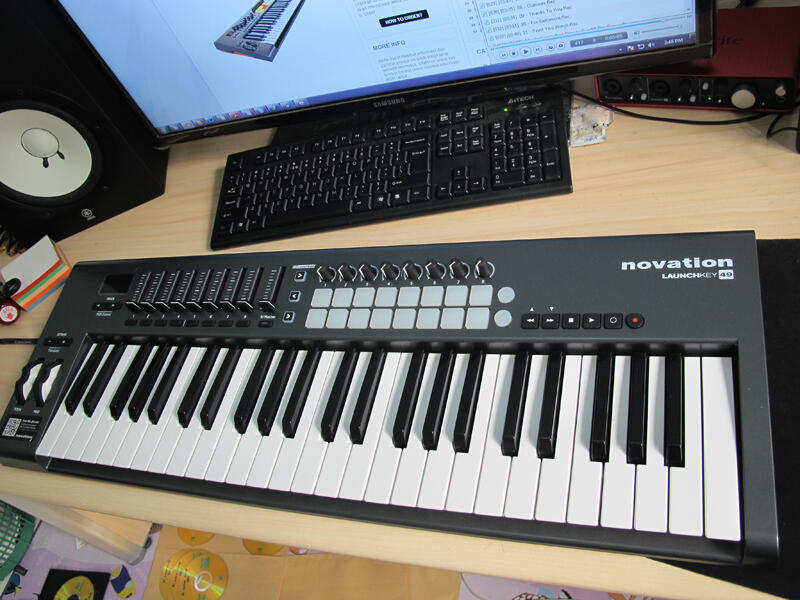 MIDI CONTROLLER - Novation Launchkey 49 + Novation Gigbag | 2nd like new!