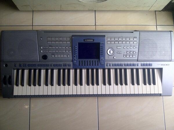 Keyboard YAMAHA PSR 1500 MULUSS 90%